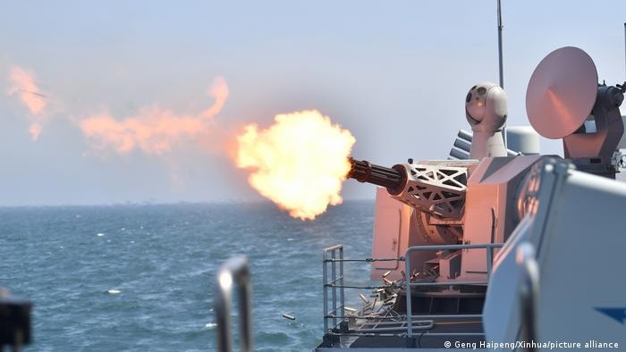 Ngày 4/8, Trung Quốc thông báo thực hiện các cuộc tập trận bắn đạn thật xung quanh Đài Loan.