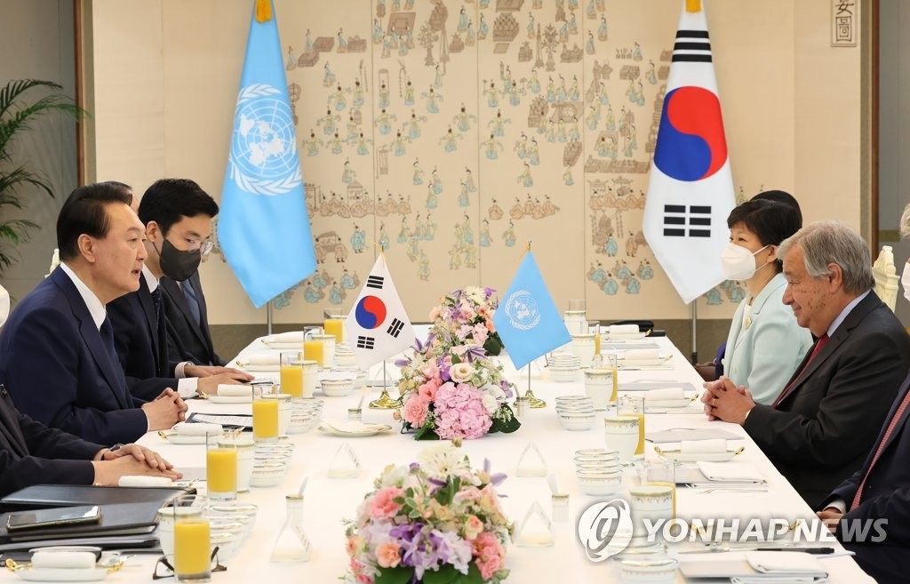 Tổng thư ký Liên hợp quốc (LHQ) Antonio Guterres đã gặp Tổng thống Yoon Suk-yeol trong ngày 12/8 ở Seoul.