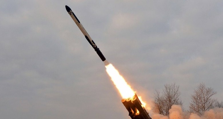 Tin thế giới 17/8: Chiến thuật nào giúp Ukraine đẩy lùi lực lượng Nga? Triều Tiên lại bắn thử tên lửa; Miền Nam Thái Lan ‘rung chuyển’