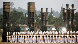 Hàn Quốc phát triển tên lửa mạnh hơn để đối phó Triều Tiên