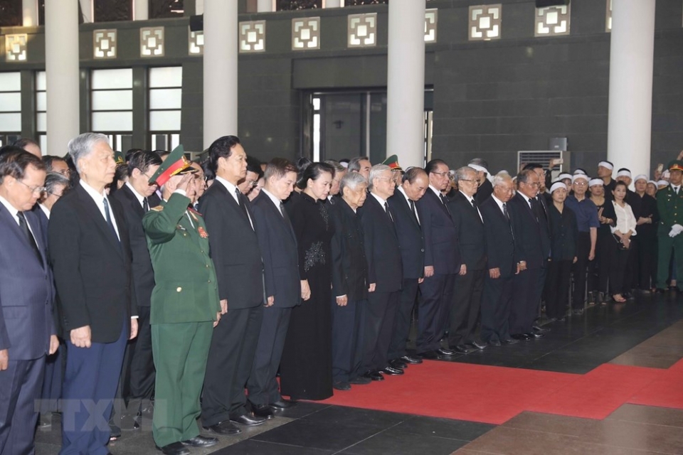 lanh dao dang nha nuoc vieng nguyen tong bi thu do muoi