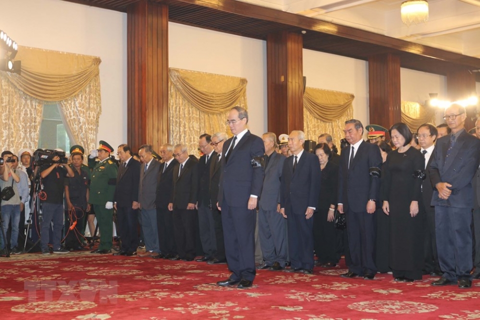 hinh anh le vieng nguyen tong bi thu do muoi tai tphcm