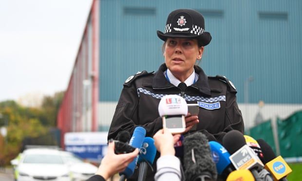 vu 39 thi the trong xe tai o anh doi tuong bi bat giu tai ireland la dau moi dieu tra quan trong