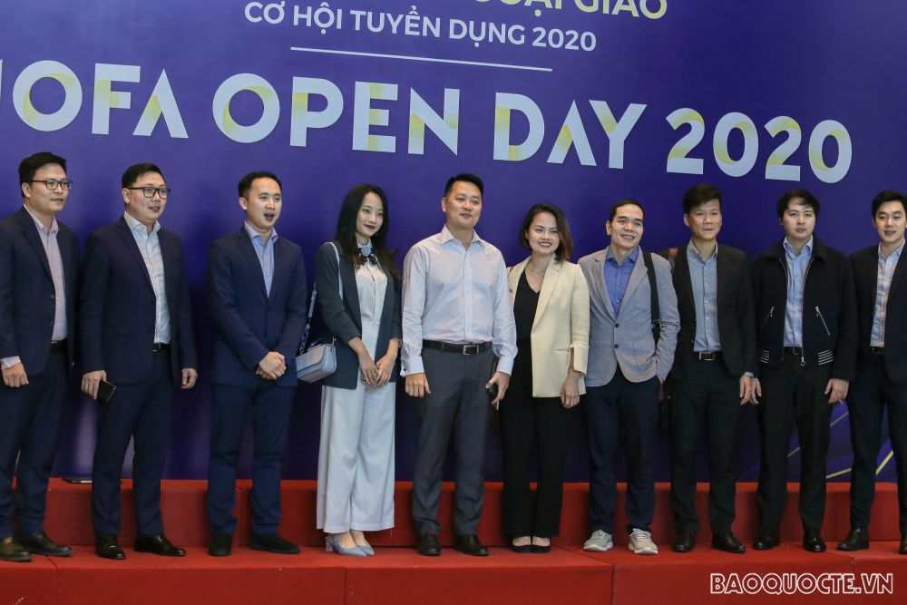Tìm hiểu về tuyển dụng Bộ Ngoại giao thông qua sự kiện 'Con đường ngoại giao - MOFA Open Day 2020' Lần đầu tiên Bộ Ngoại giao tổ chức giới thiệu tuyển dụng với hình thức mở