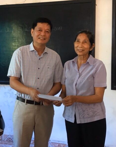 tong lanh su quan viet nam tai sihanoukville chuc mung ngay nha giao viet nam 2011