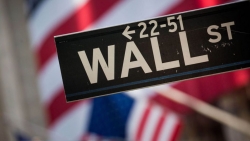 Thị trường chứng khoán phố Wall thêm nhiều kỷ lục
