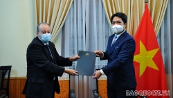 Cục trưởng Cục Lễ tân Nhà nước tiếp Đại sứ Algeria trao bản sao Ủy nhiệm thư