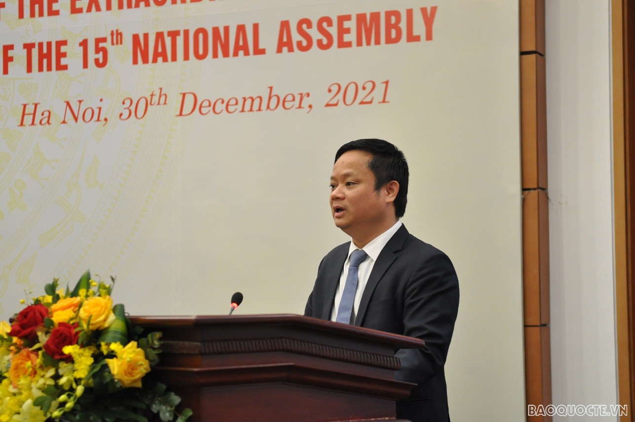 Ông Vũ Minh Tuấn, Phó Chủ nhiệm Văn phòng Quốc hội thông tin với báo chí về những nội dung chính tại Kỳ họp bất thường lần thứ nhất. (Ảnh: Duy Quang)