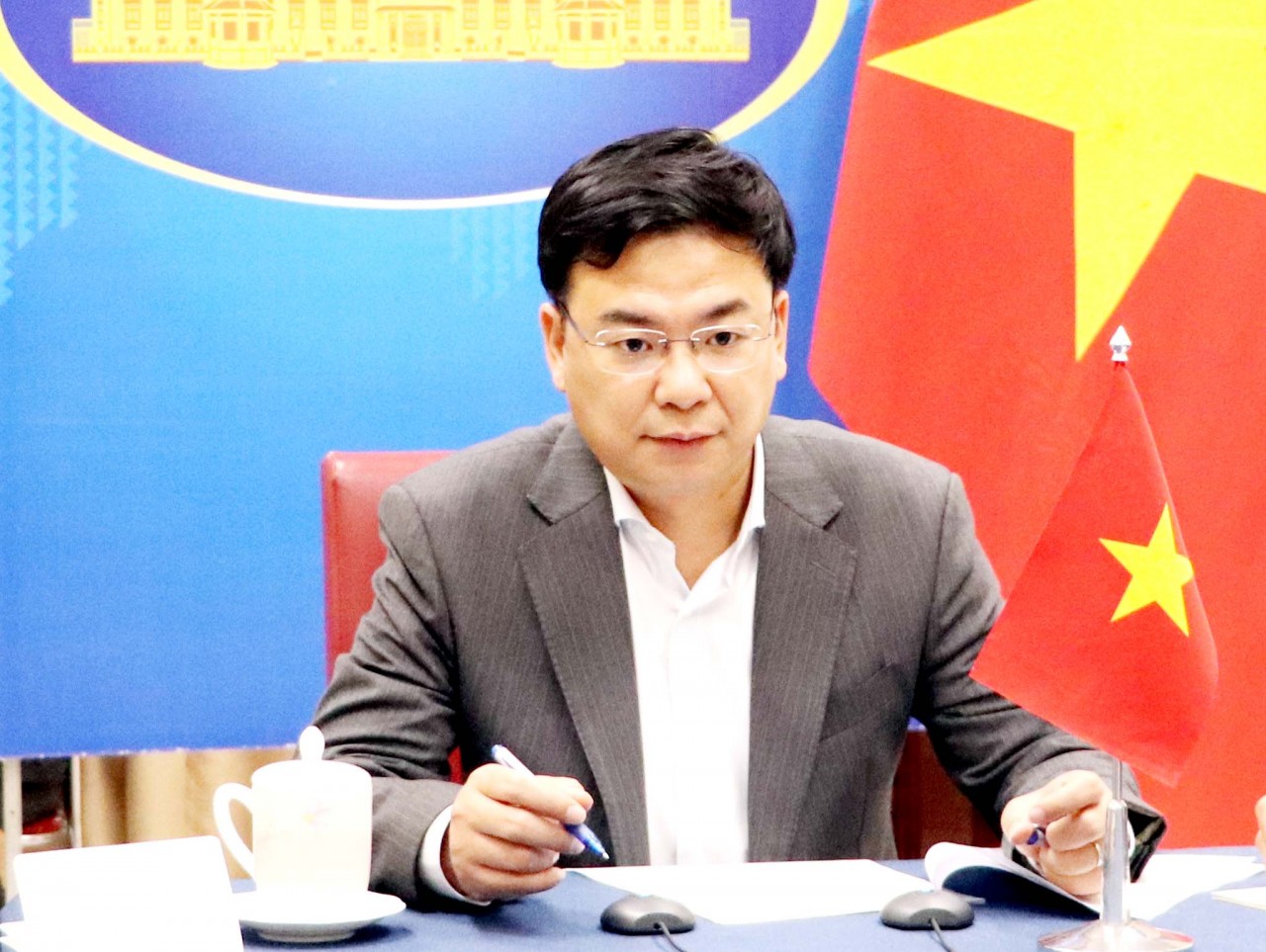 Thứ trưởng Bộ Ngoại giao Phạm Quang Hiệu điện đàm với Thứ trưởng Bộ Ngoại giao và Kiều dân Syria Bashar Al-Jaafari Thứ trưởng Phạm Quang Hiệu điện đàm với Thứ trưởng Bộ Ngoại giao và Kiều dân Syria