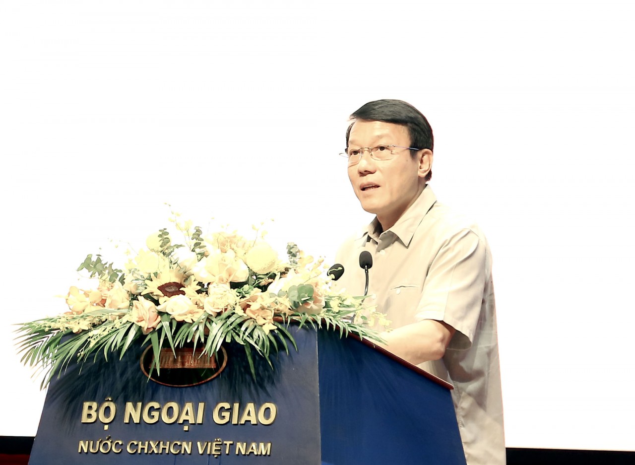 Công tác người Việt Nam ở nước ngoài giai đoạn mới: ‘Sự nghiệp làm nên bởi chữ đồng’