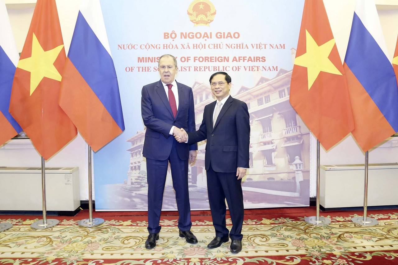 Bộ trưởng Bộ Ngoại giao Bùi Thanh Sơn đã tiếp và hội đàm với Bộ trưởng Ngoại giao Nga. (Ảnh: Quang Hòa)