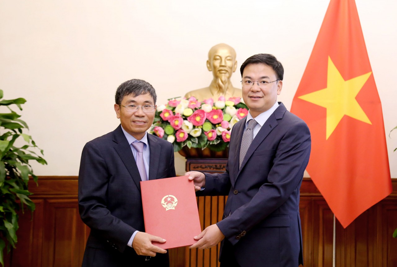 Bộ Ngoại giao trao quyết định bổ nhiệm cán bộ lãnh đạo, quản lý