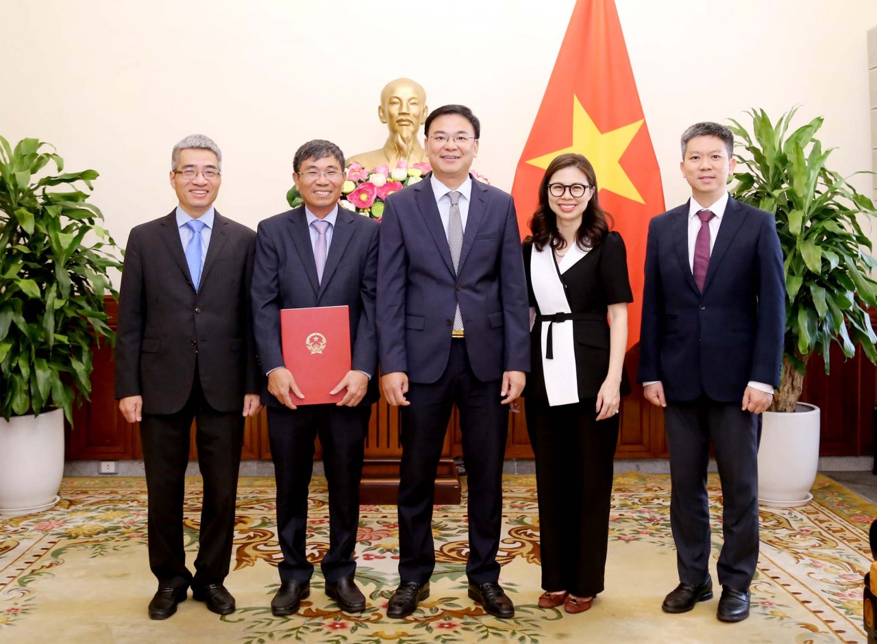 Bộ Ngoại giao trao quyết định bổ nhiệm cán bộ lãnh đạo, quản lý