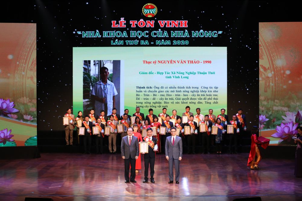 Tôn vinh 68 đại biểu