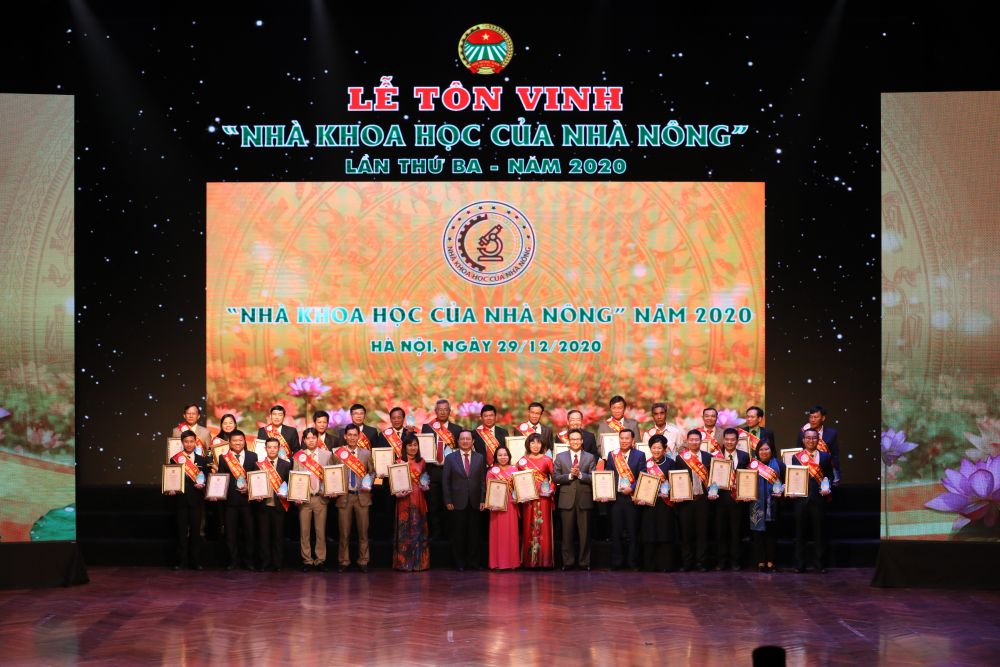 Tôn vinh 68 đại biểu