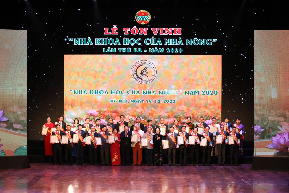 Tôn vinh 68 đại biểu