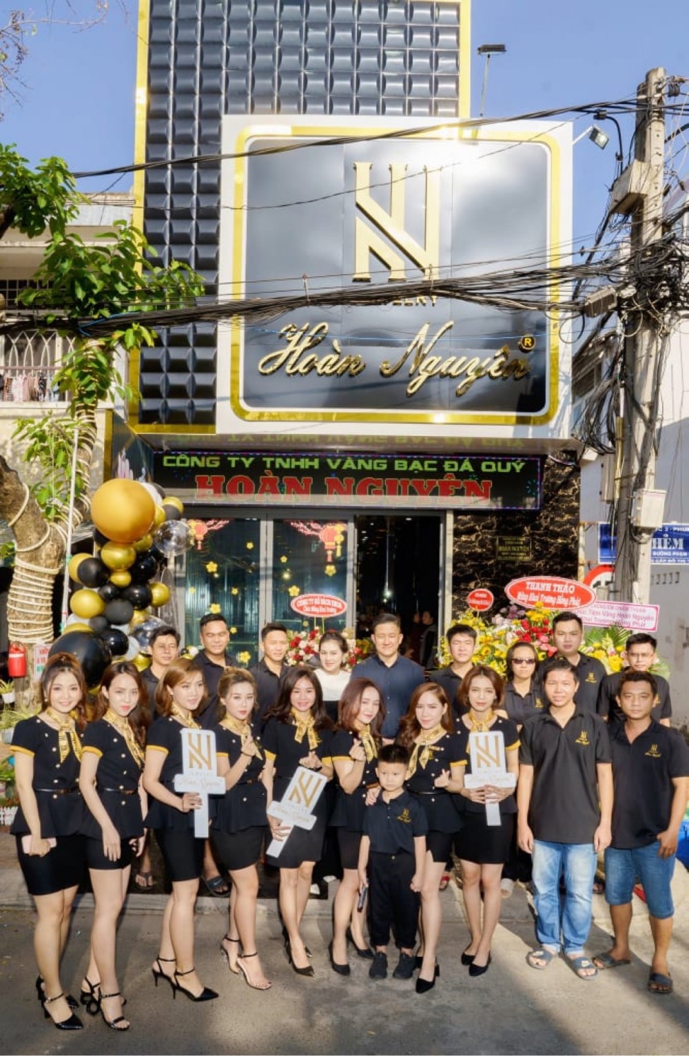 Nguyễn Lê Hoàn Nguyên: ‘Chơi đá phong thủy không có nghĩa là mê tín dị đoan’ Nguyễn Lê Hoàn Nguyên: ‘Chơi đá phong thủy không có nghĩa là mê tín dị đoan’