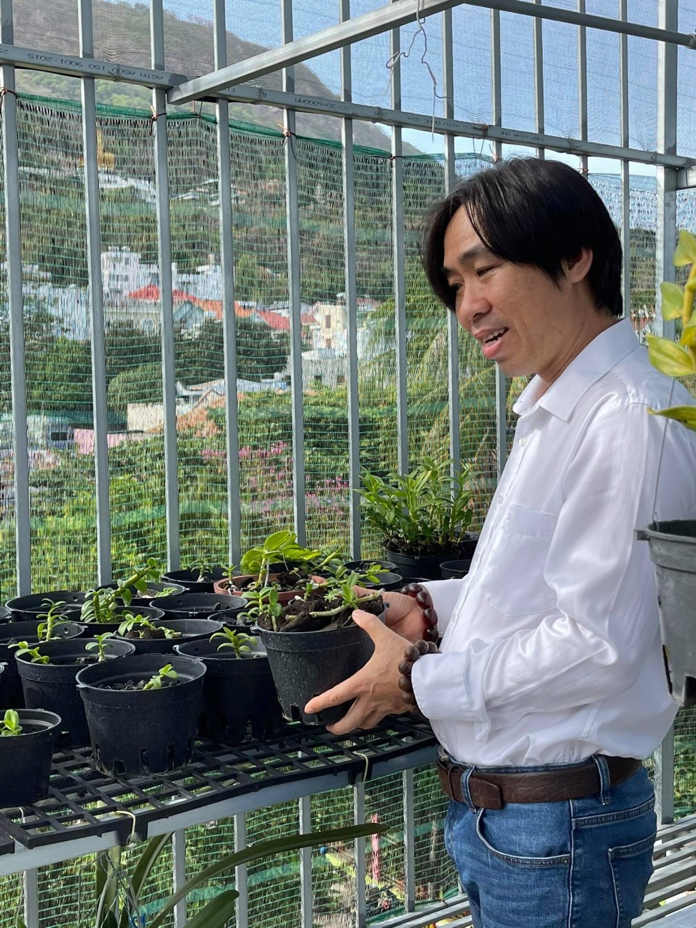 Nguyễn Huy Bình: Chủ nhân vườn lan 'khủng' nhiều người ngưỡng mộ