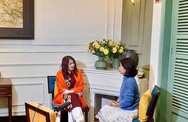 Cộng đồng người Việt tại Hà Lan chung tay cùng Chính quyền sở tại chống dịch Covid-19 cong dong nguoi viet tai ha lan chung tay cung chinh quyen so tai chong dich covid 19