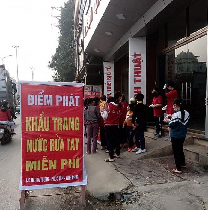 doanh nhan nguyen thuy oanh chung tay cung cong dong trong cuoc chien chong dich covid 19