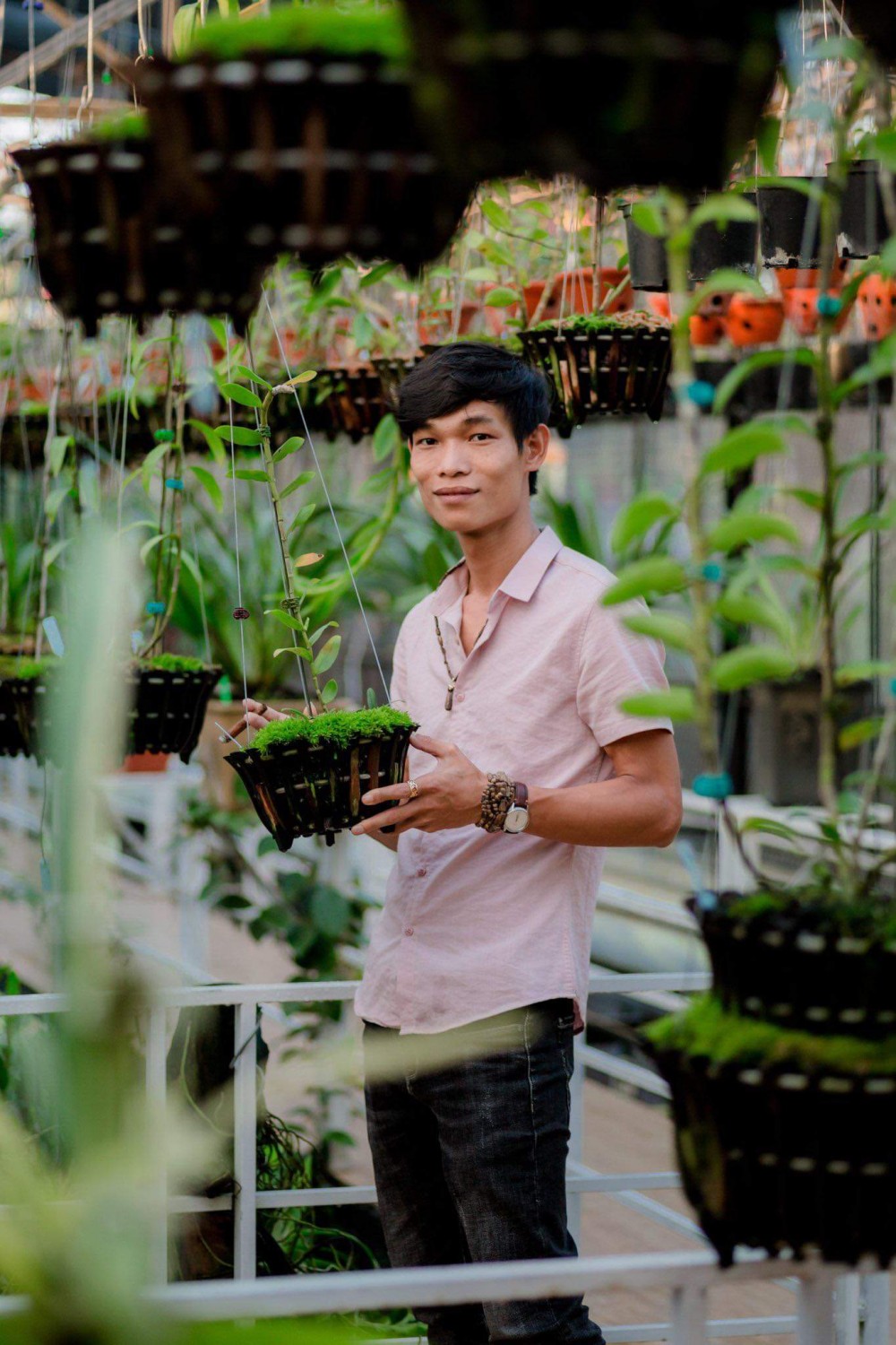 Hạc Hoàng Huy: Chàng trai 9X sở hữu vườn lan khủng