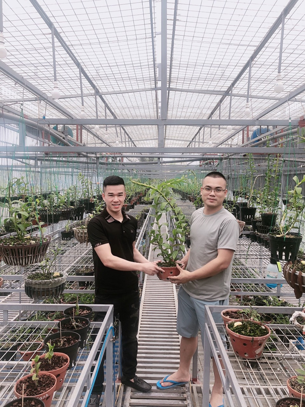 Khách hàng luôn tin tưởng lựa chọn sản phẩm lan của anh.