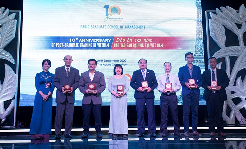 Doanh nhân Phạm Thị Thu Hằng: Thành công từ niềm đam mê giáo dục Doanh nhân Phạm Thị Thu Hằng: Thành công từ niềm đam mê giáo dục