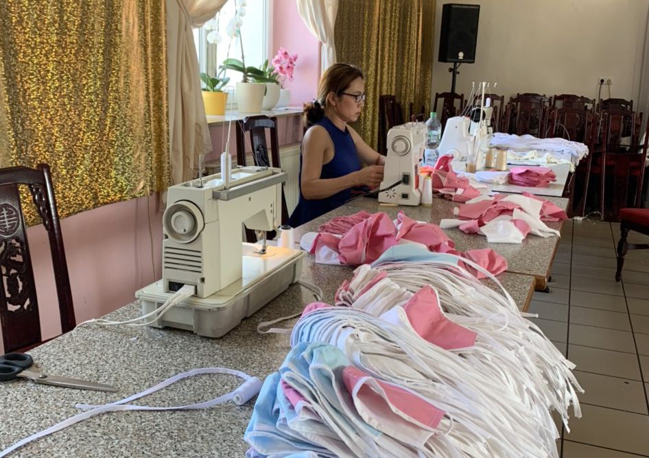 Chiếc khẩu trang ấm tình người xa Xứ chiec khau trang am tinh nguoi xa xu