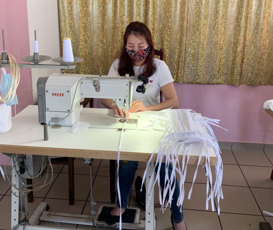 Chiếc khẩu trang ấm tình người xa Xứ chiec khau trang am tinh nguoi xa xu