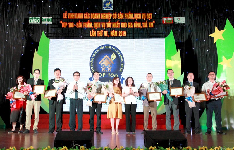 Chương trình bình chọn 'Top 100 - Sản phẩm, Dịch vụ tốt nhất cho Gia đình, Trẻ em' Chương trình bình chọn 'Top 100 - Sản phẩm, Dịch vụ tốt nhất cho Gia đình, Trẻ em'