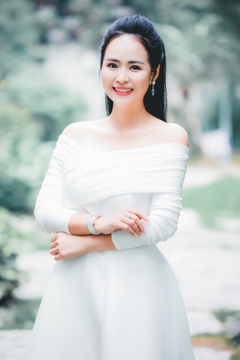 Nữ hoàng Hoa hồng, Doanh nhân Bùi Thanh Hương.