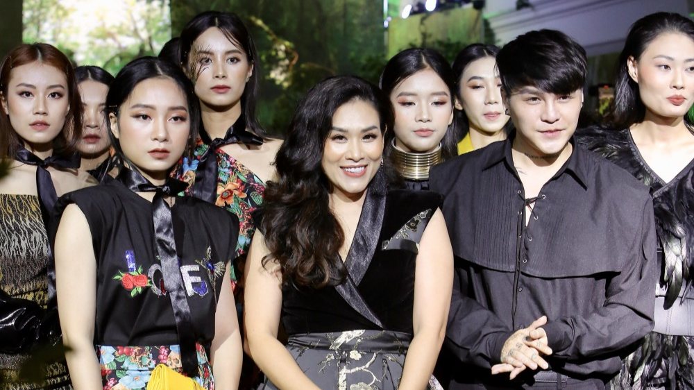 Fashion Runway Spring - Summer 2021: Rực rỡ, ý nghĩa và thành công