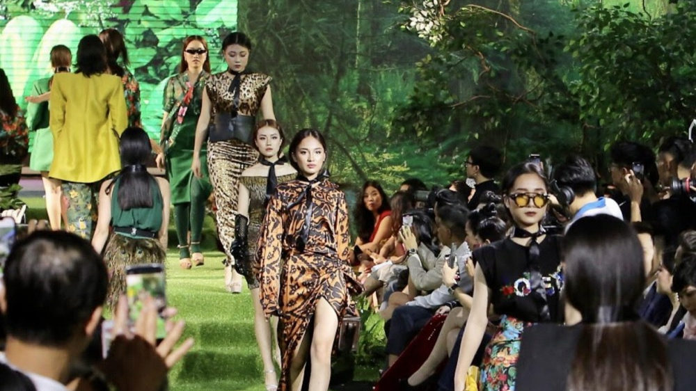 Fashion Runway Spring and Summer 2021: Đêm diễn của sự 'hồi sinh'