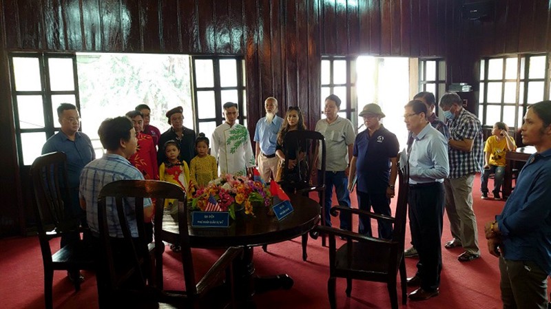 Thăm căn cứ Tà Thiết – di tích lịch sử đặc biệt cấp quốc gia.