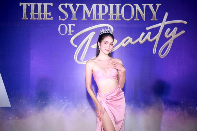 Á hậu Phương Anh khoe nhan sắc dịu dàng, ngày càng mặn mà trong bộ váy cut-out khoe body “hút mắt”. Á hậu Phương Anh khoe nhan sắc dịu dàng, ngày càng mặn mà trong bộ váy cut-out khoe body “hút mắt”.