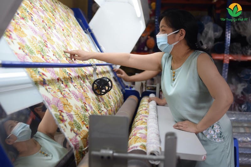 Ảnh 4: Việt Thắng luôn giữ được vị thế của mình với các mẫu mã và họa tiết vải thiết kế độc quyền.