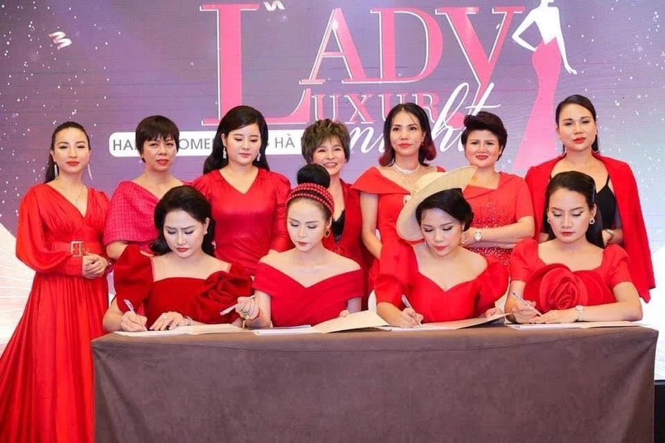 Ban điều hành Global ký kết thỏa ước giao nhiệm vụ cho Chủ tịch Vùng Hà Nội 1 - Nữ hoàng doanh nhân Trần Thị An và Các phó chủ tịch Vùng Hà Nội 1. Ban điều hành Global ký kết thỏa ước giao nhiệm vụ cho Chủ tịch Vùng Hà Nội 1 - Nữ hoàng doanh nhân Trần Thị An và Các phó chủ tịch Vùng Hà Nội 1.