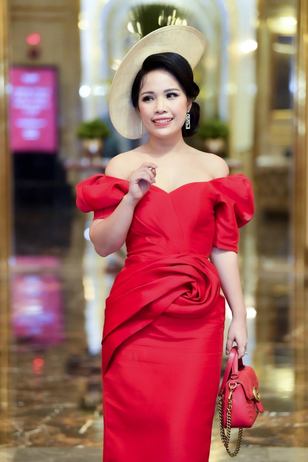 Nữ hoàng doanh nhân 2020 Trần Thị An – Chủ tịch Happy Women Vùng Hà Nội 1. Nữ hoàng doanh nhân 2020 Trần Thị An – Chủ tịch Happy Women Vùng Hà Nội 1.