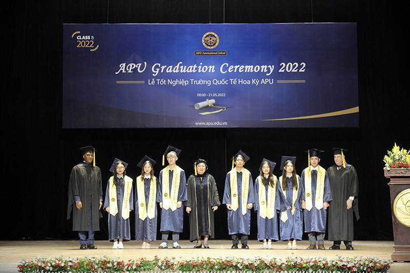 Trường Quốc tế Hoa Kỳ APU tổ chức Lễ Tốt Nghiệp và khen thưởng các em học sinh xuất sắc năm học 2021-2022 Trường Quốc tế Hoa Kỳ APU tổ chức Lễ Tốt Nghiệp và khen thưởng các em học sinh xuất sắc năm học 2021-2022