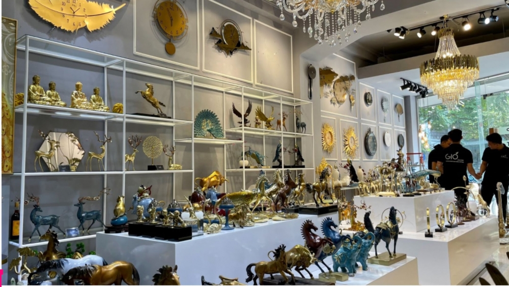 Không gian trưng bày hàng ngàn mẫu quà tặng, đồ trang trí tại Gió Decor.