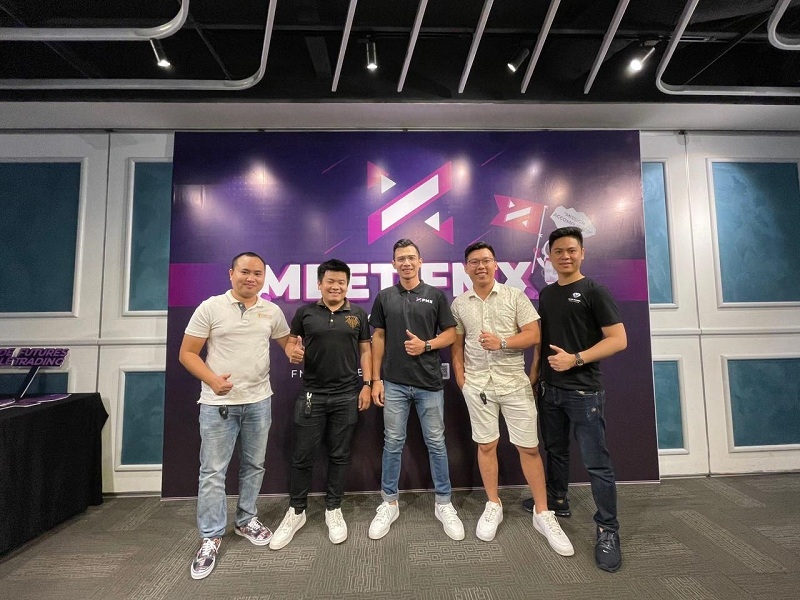 Lại Hữu Nghĩa luôn mong muốn chia sẻ những kinh nghiệm của chính bản thân đến các bạn trẻ mới vào nghề, để giúp các bạn tránh vấp phải những thất bại mà mình đã từng gặp thuở ban đầu. Lại Hữu Nghĩa luôn mong muốn chia sẻ những kinh nghiệm của chính bản thân đến các bạn trẻ mới vào nghề, để giúp các bạn tránh vấp phải những thất bại mà mình đã từng gặp thuở ban đầu.