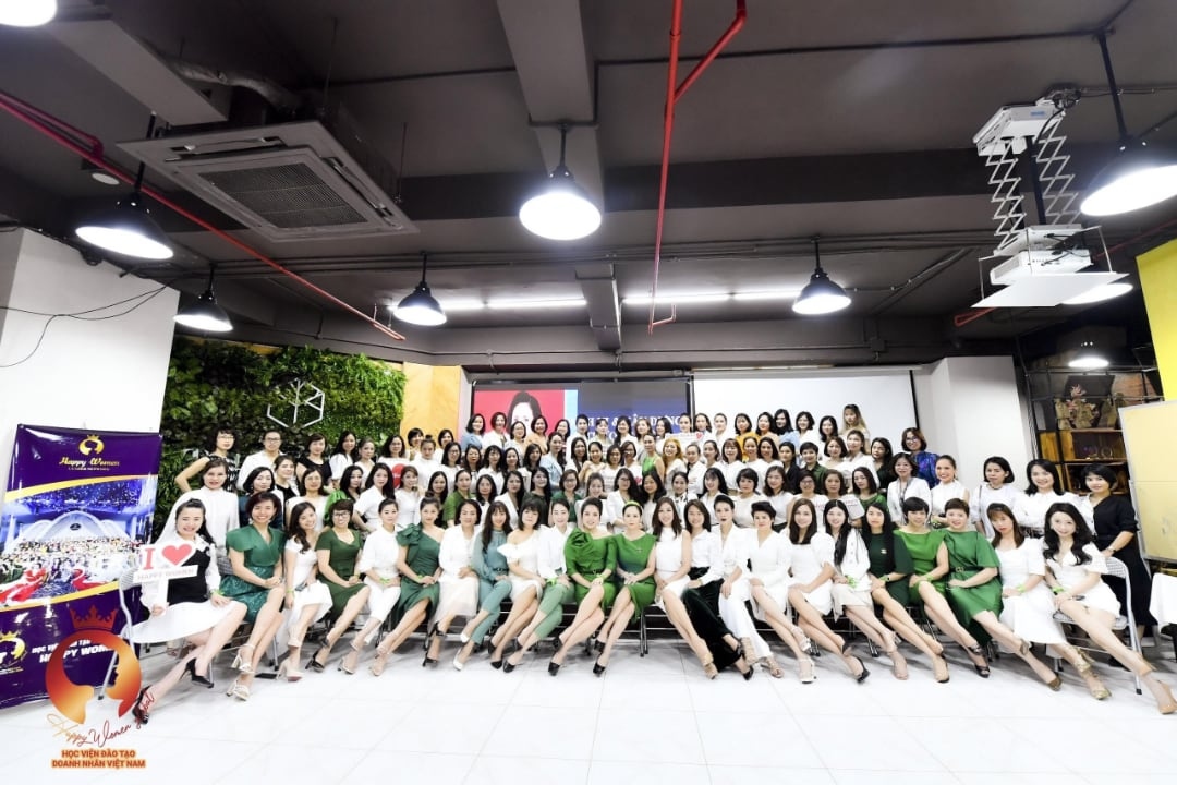 Học viện Doanh nhân chung tay ‘Vượt ải để biến nguy thành cơ’