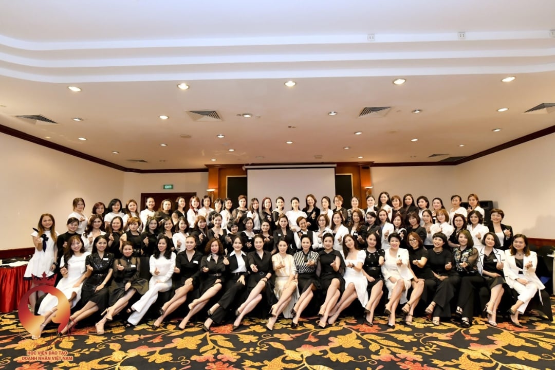 Học viện Doanh nhân chung tay ‘Vượt ải để biến nguy thành cơ’