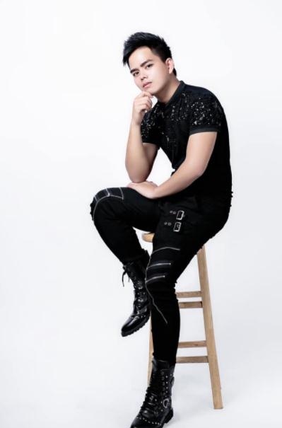 Phong Huy: Mỗi bài hát đều 'chạm' đến trái tim của khán giả