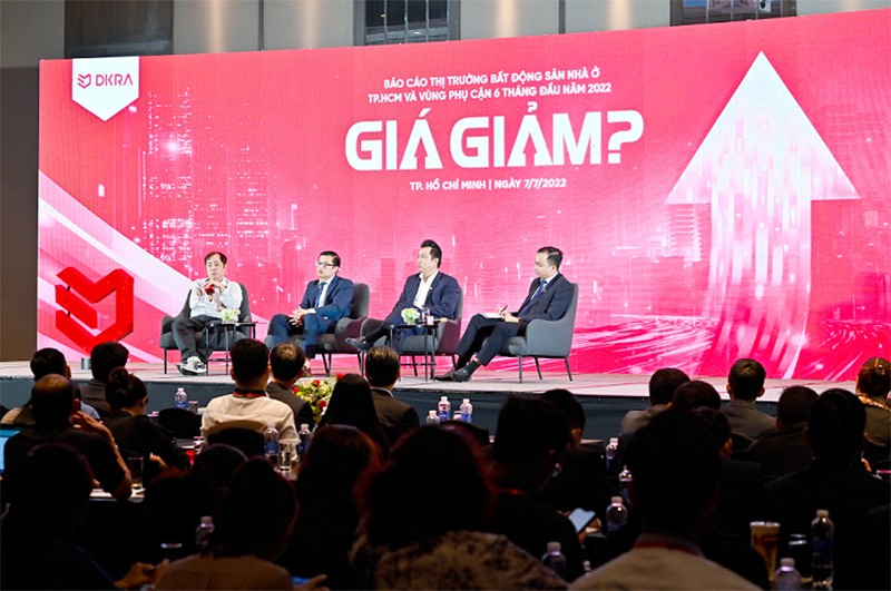 Nhiều chuyên gia cho rằng, giá thị trường bđs, nhất là nhà ở sẽ chưa có dấu hiệu quay đầu (Ảnh: DKRA)