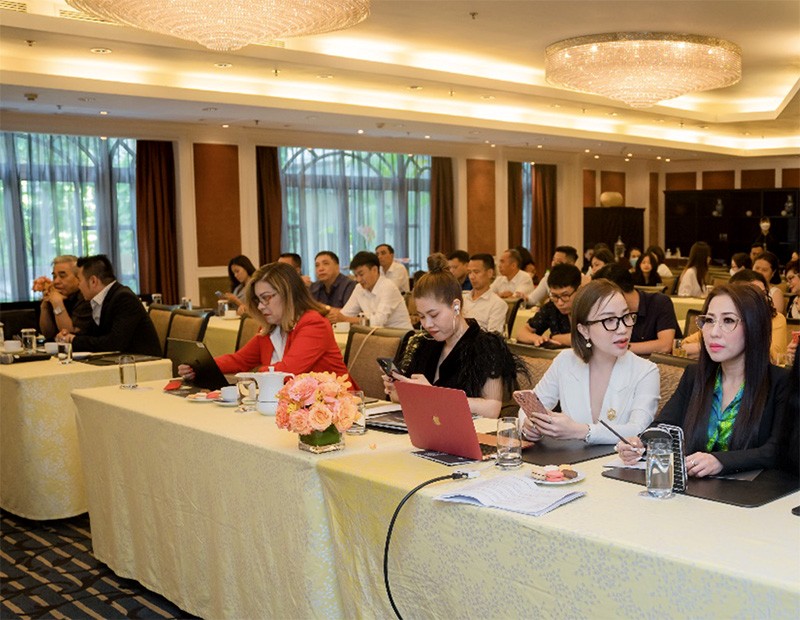 (Ảnh 3) Chương trình thu hút sự tham gia của đông đảo mọi người.