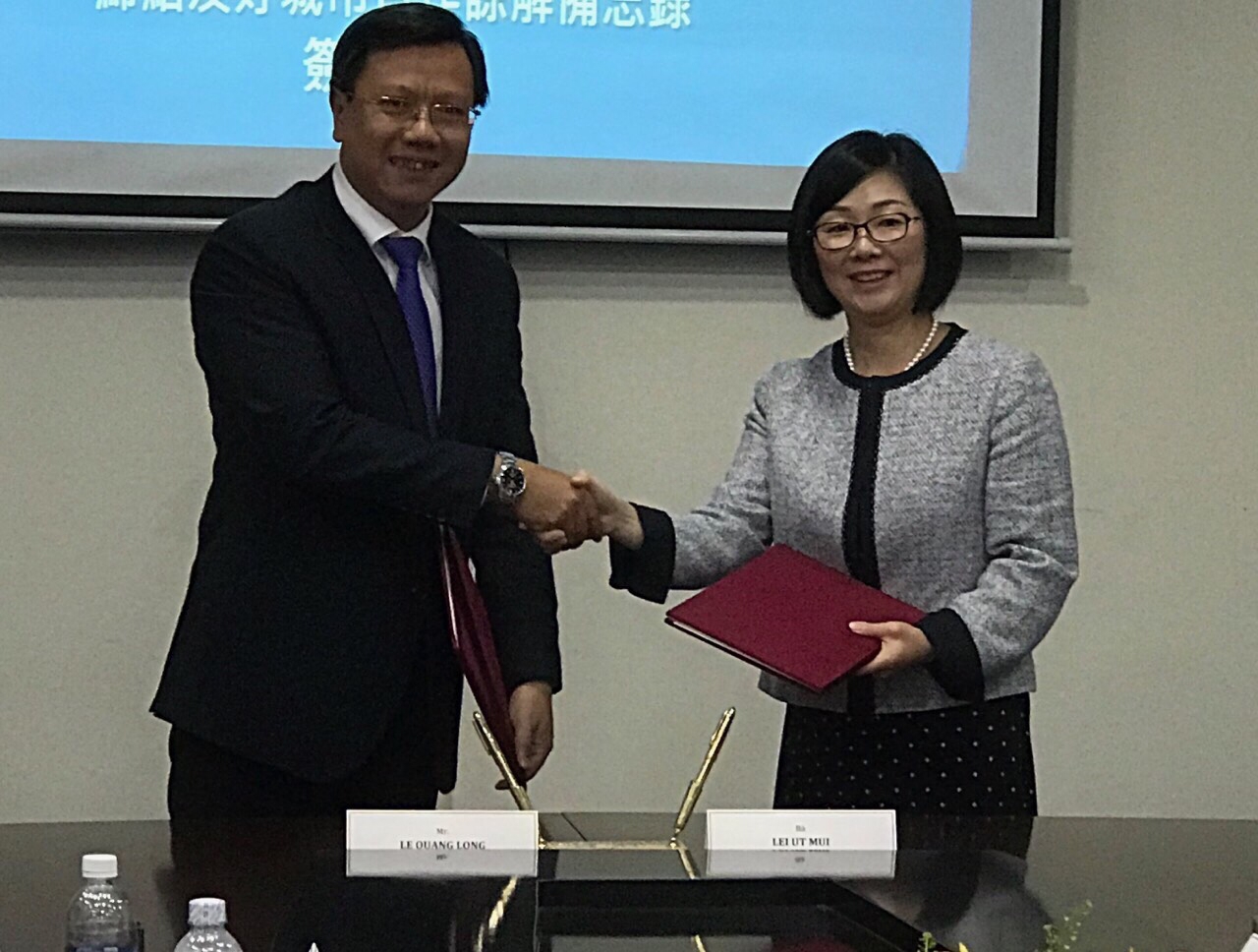 ky ban ghi nho thiet lap quan he huu nghi va hop tac