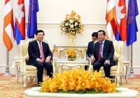 Phó Thủ tướng Phạm Bình Minh chào xã giao Thủ tướng Campuchia Samdech Hun Sen