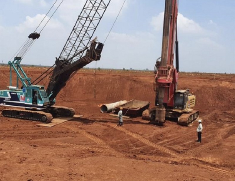 Theo thông tin mới nhất từ BQL Dự án Cảng Long Thành, trong tháng 8 này, gói thầu đóng 1.545 cọc sẽ được hoàn thành, dự kiến vượt kế hoạch 1 tháng so với kế hoạch.