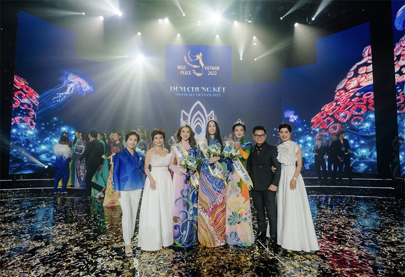 Giang Kyo Fashion và Joco Fashion tôn vinh vẻ đẹp của Miss Peace Viet Nam 2022